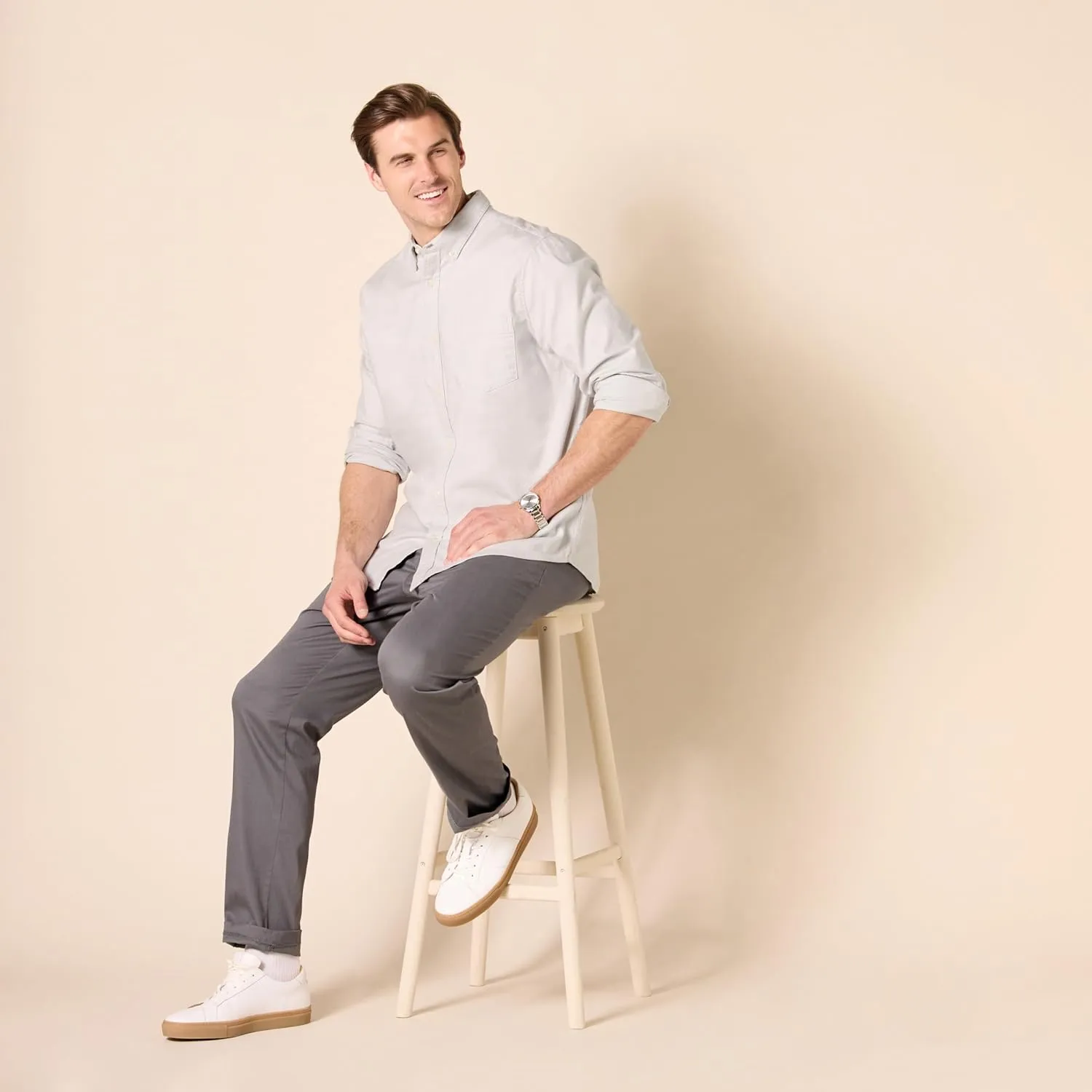 Amazon Essentials Men's Slim-Fit Long-Sleeve Stretch Oxford Shirt with Pocket