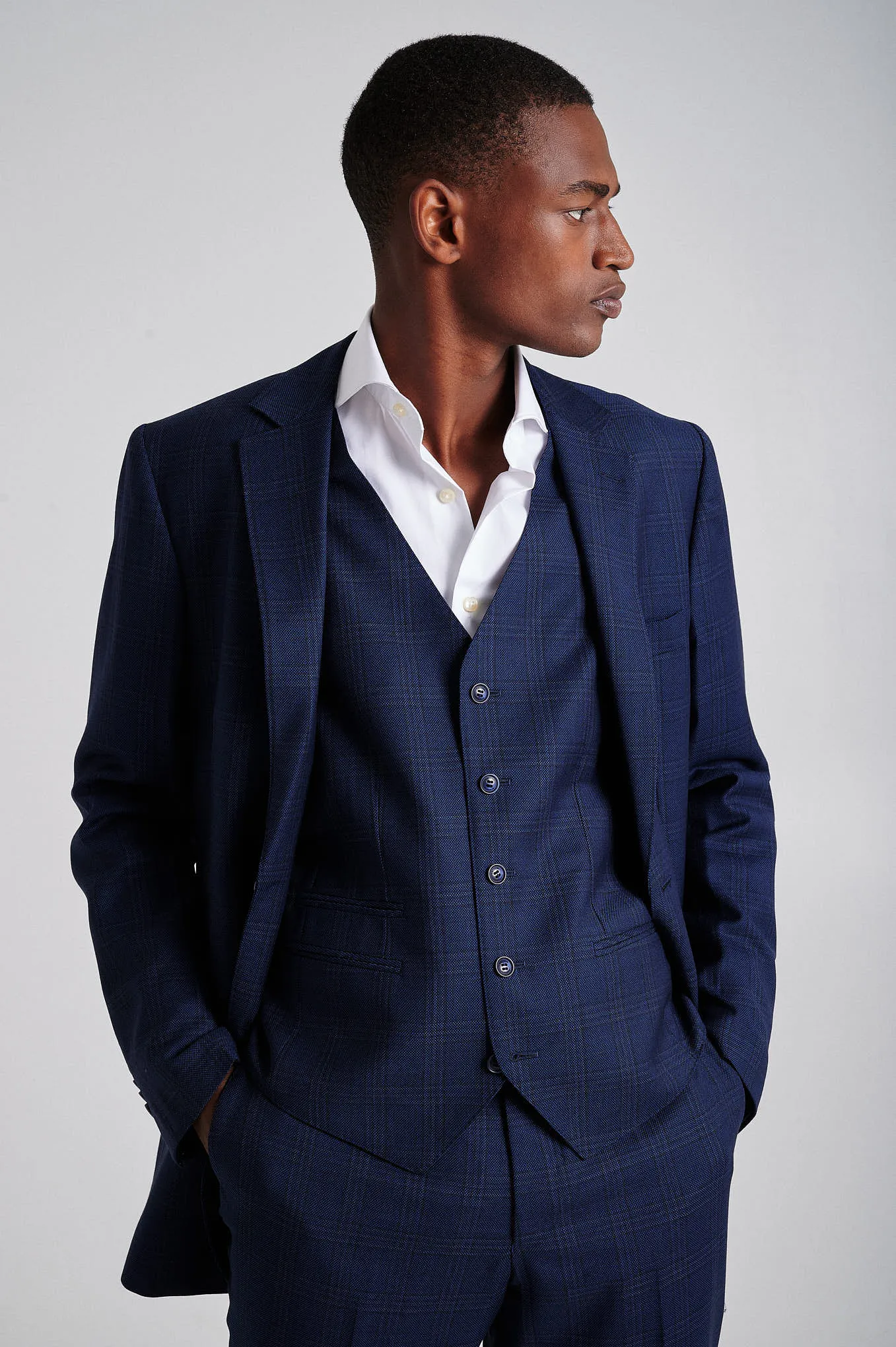 Slim fit wool suit with vest
